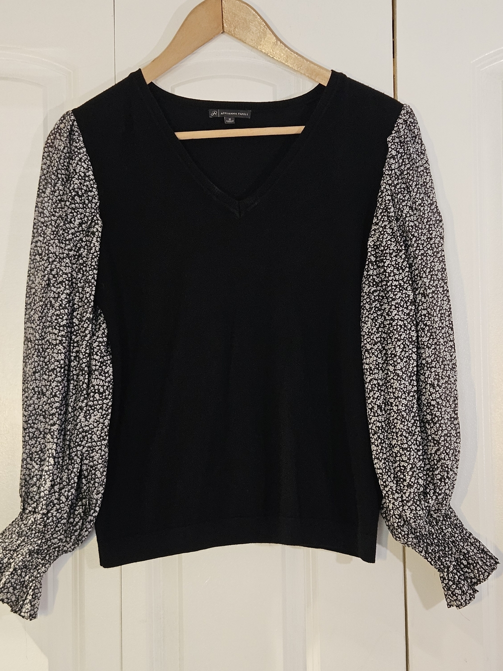 Adrianna Papell Women's Top Size M Sweater Shirt Blouson Sleeves Office Work